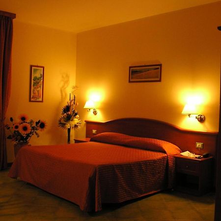 Hotel Degli Amici Artena Extérieur photo