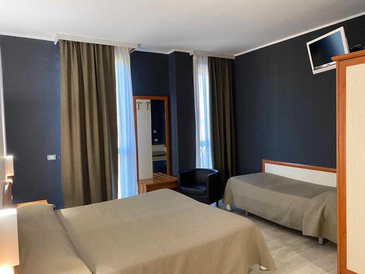 Hotel Degli Amici Artena Extérieur photo