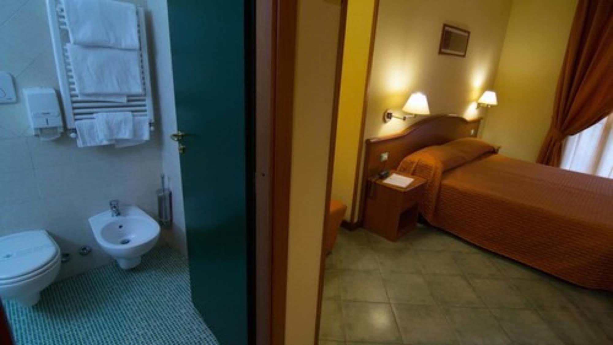 Hotel Degli Amici Artena Extérieur photo