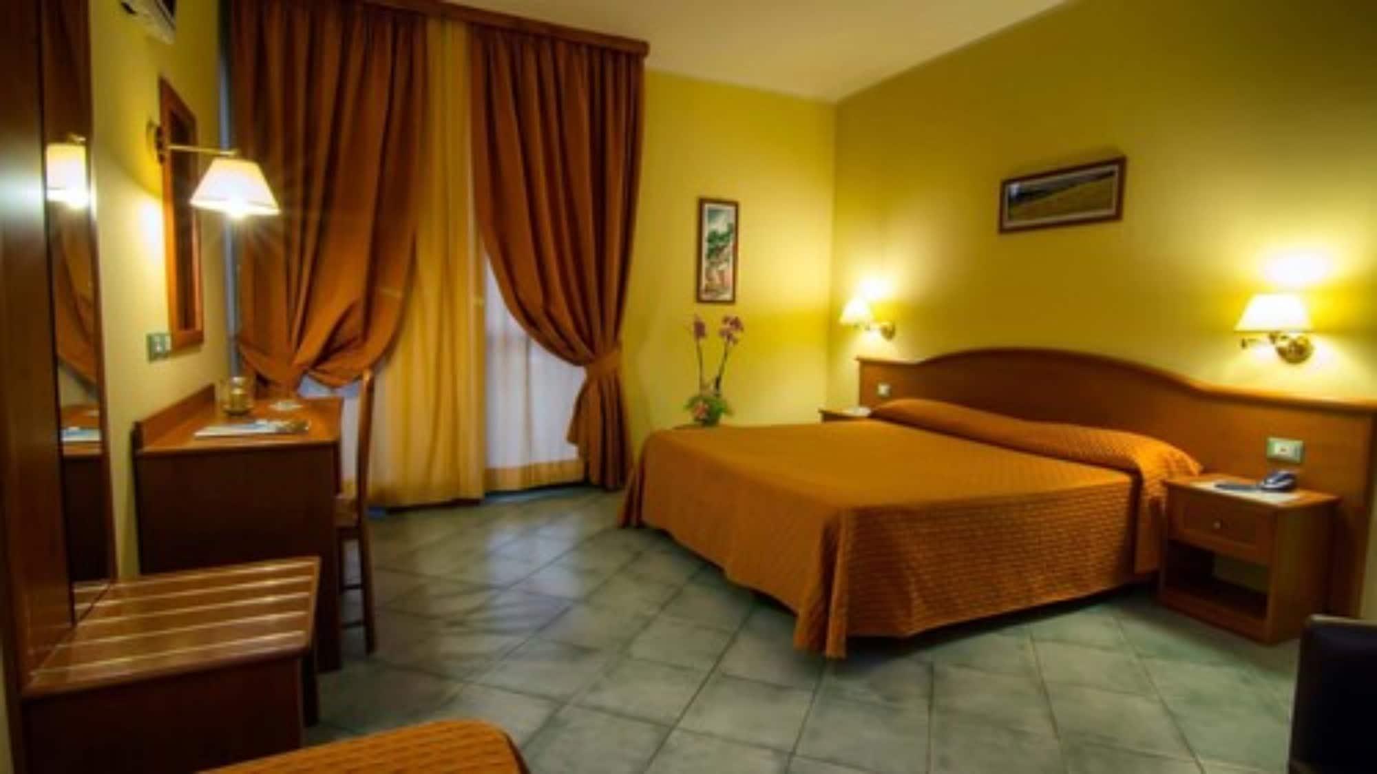 Hotel Degli Amici Artena Extérieur photo