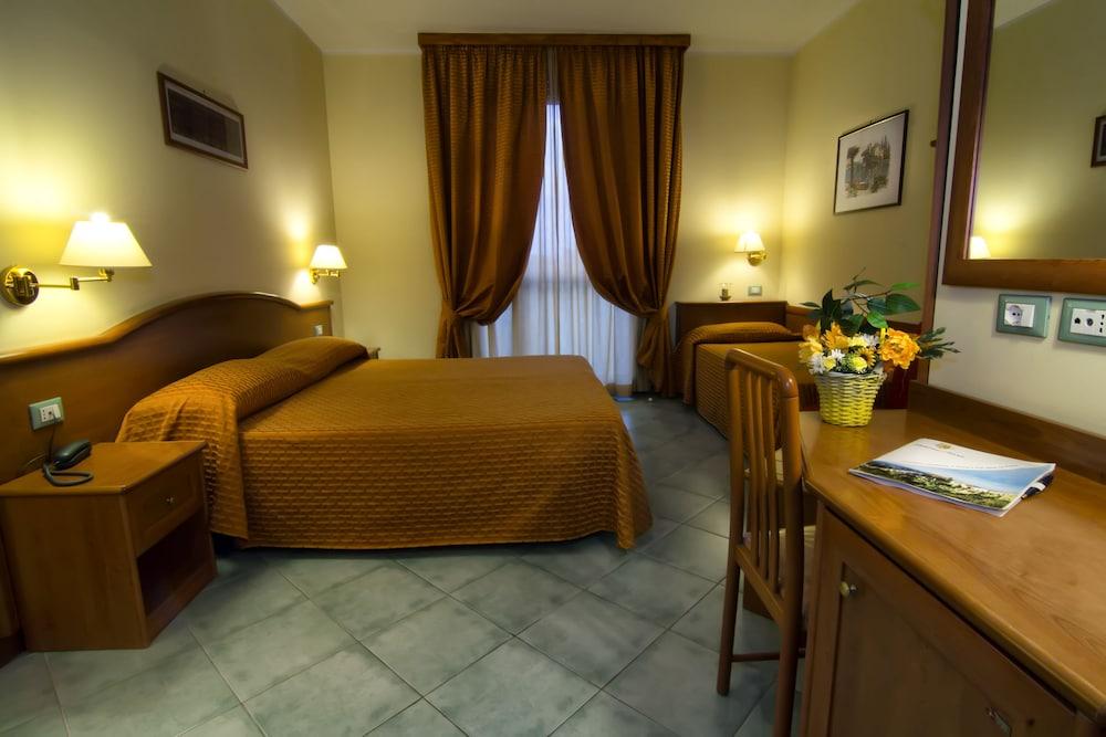 Hotel Degli Amici Artena Extérieur photo
