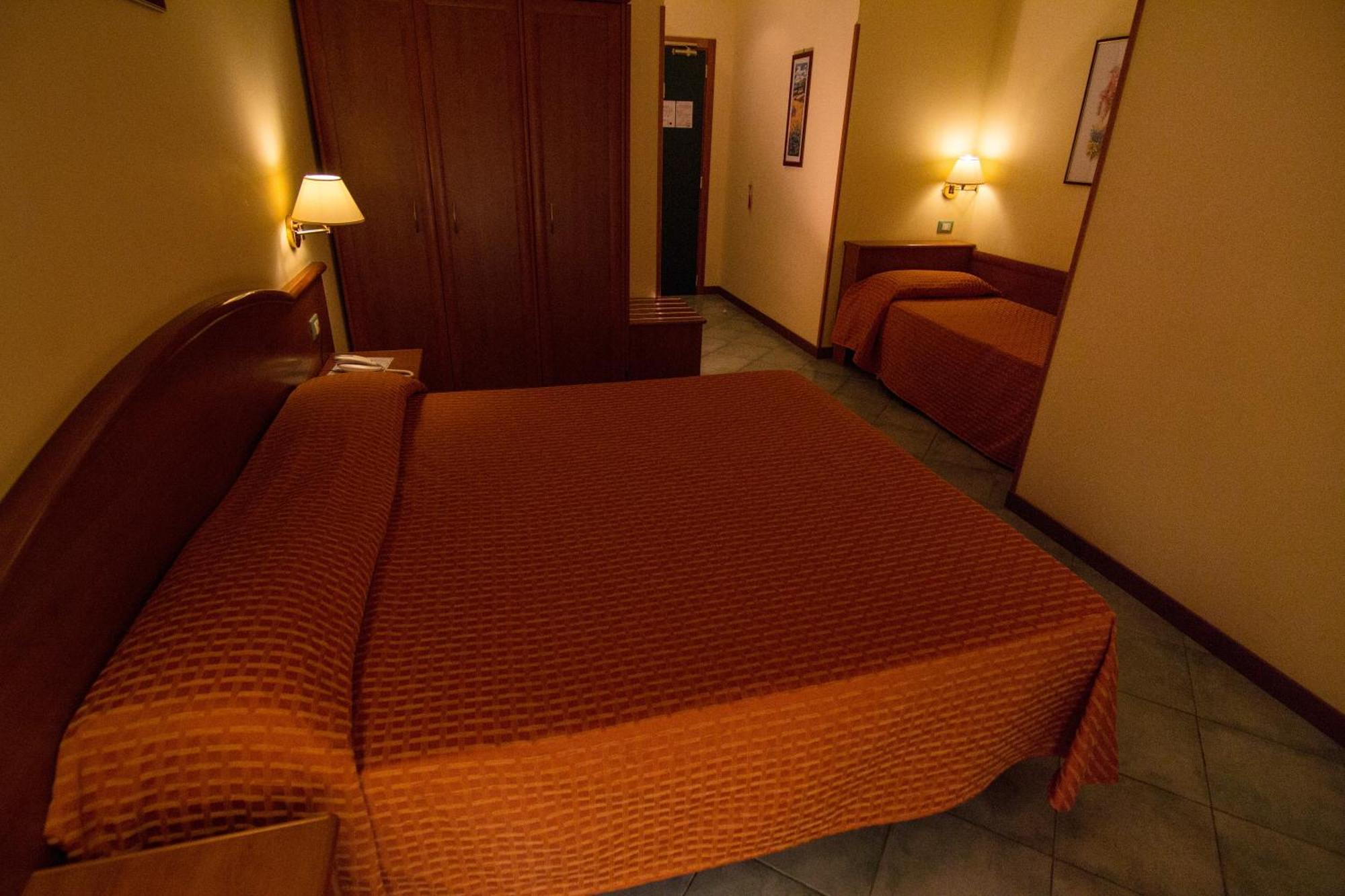 Hotel Degli Amici Artena Extérieur photo