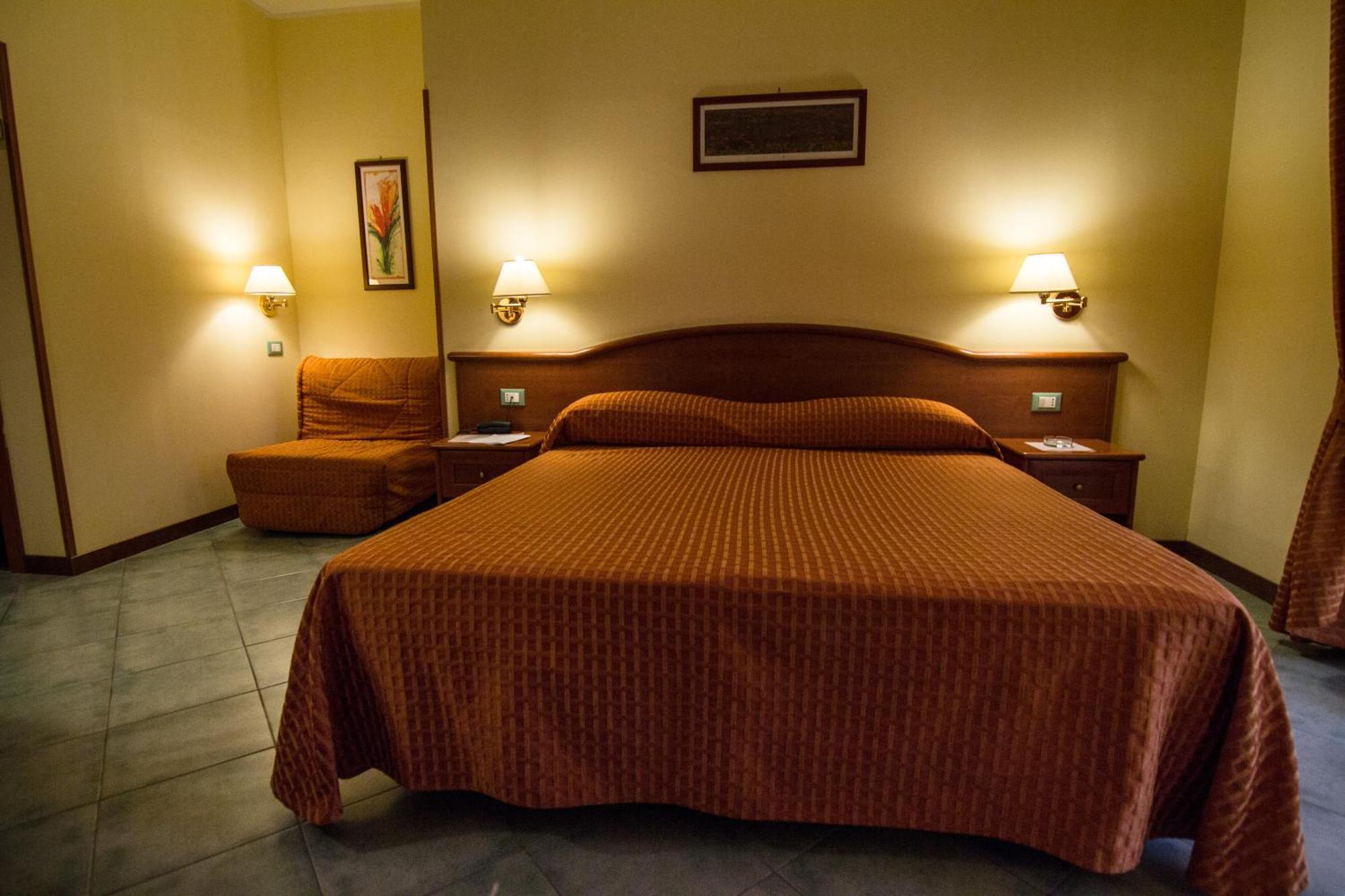Hotel Degli Amici Artena Extérieur photo
