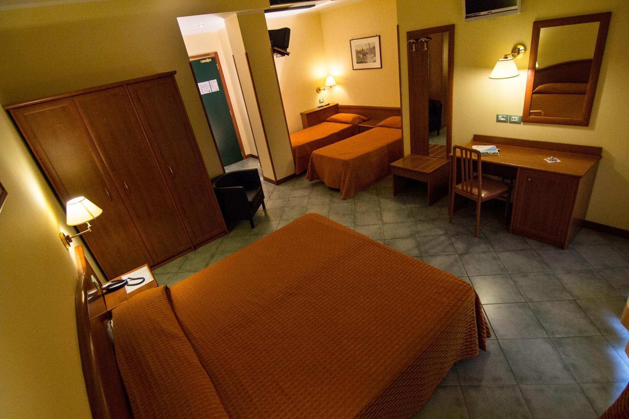 Hotel Degli Amici Artena Extérieur photo