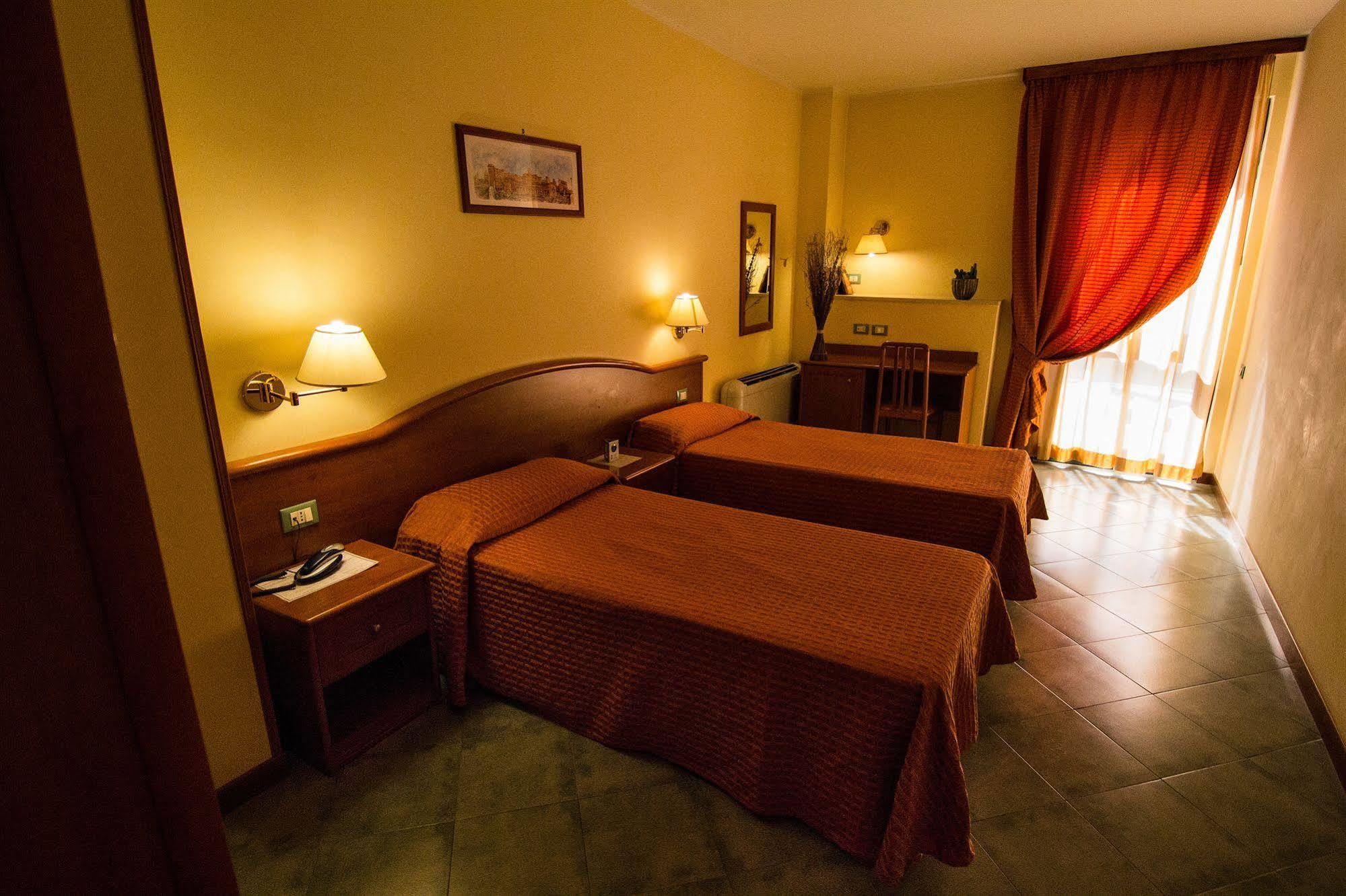 Hotel Degli Amici Artena Extérieur photo
