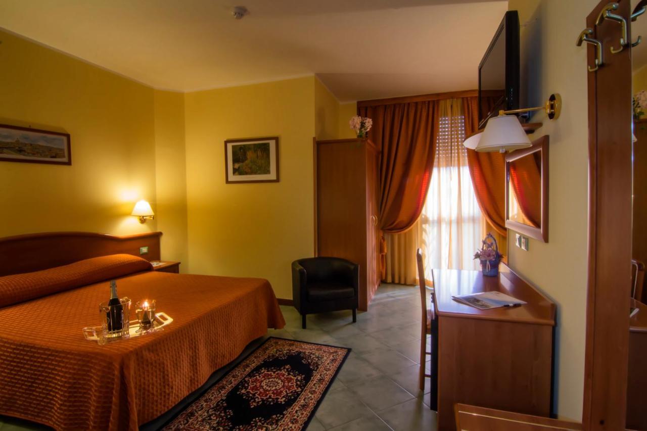 Hotel Degli Amici Artena Chambre photo